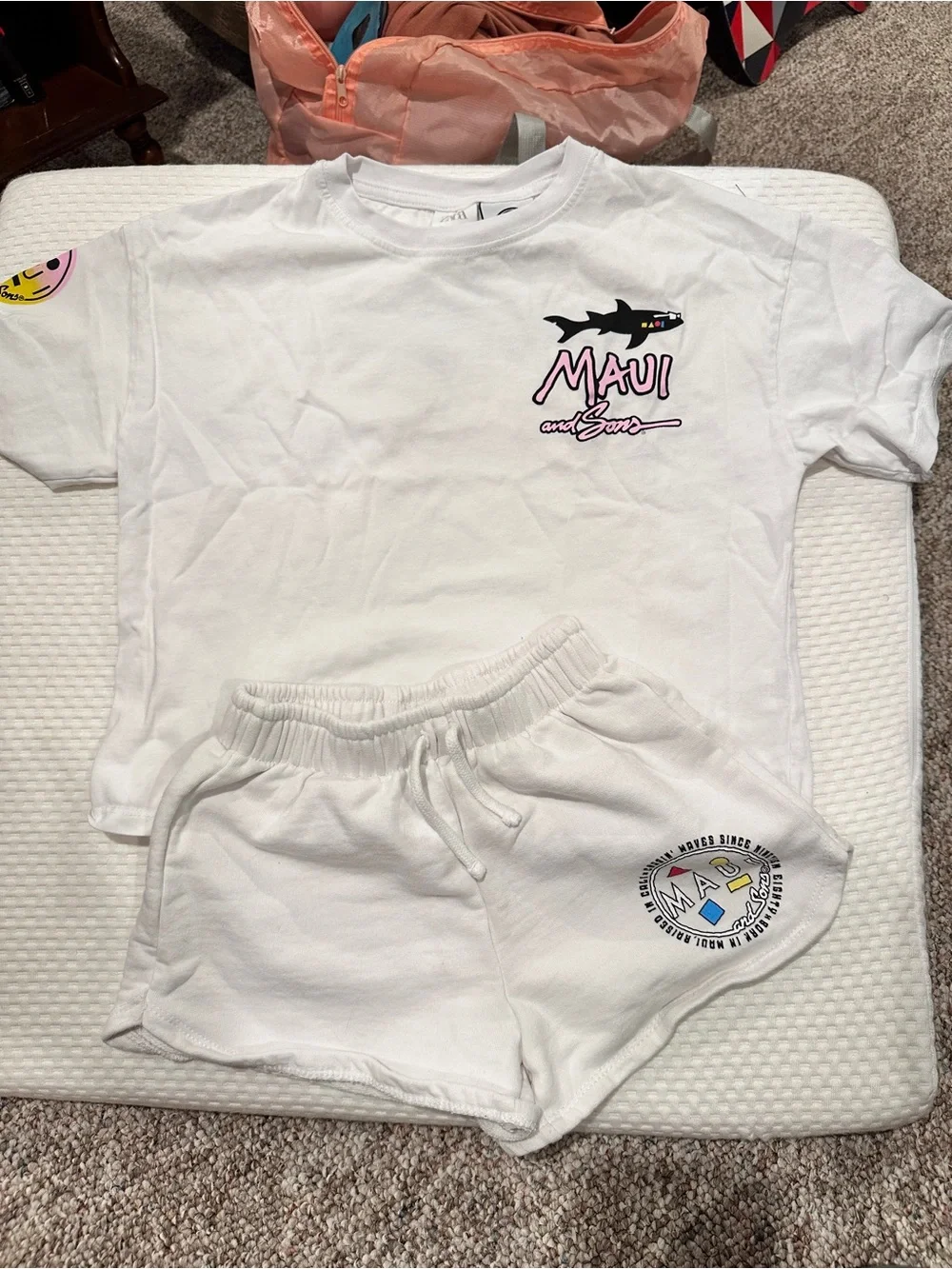 Zara t shirt size 9-10 and shorts size 11-12. White with Maui logo design